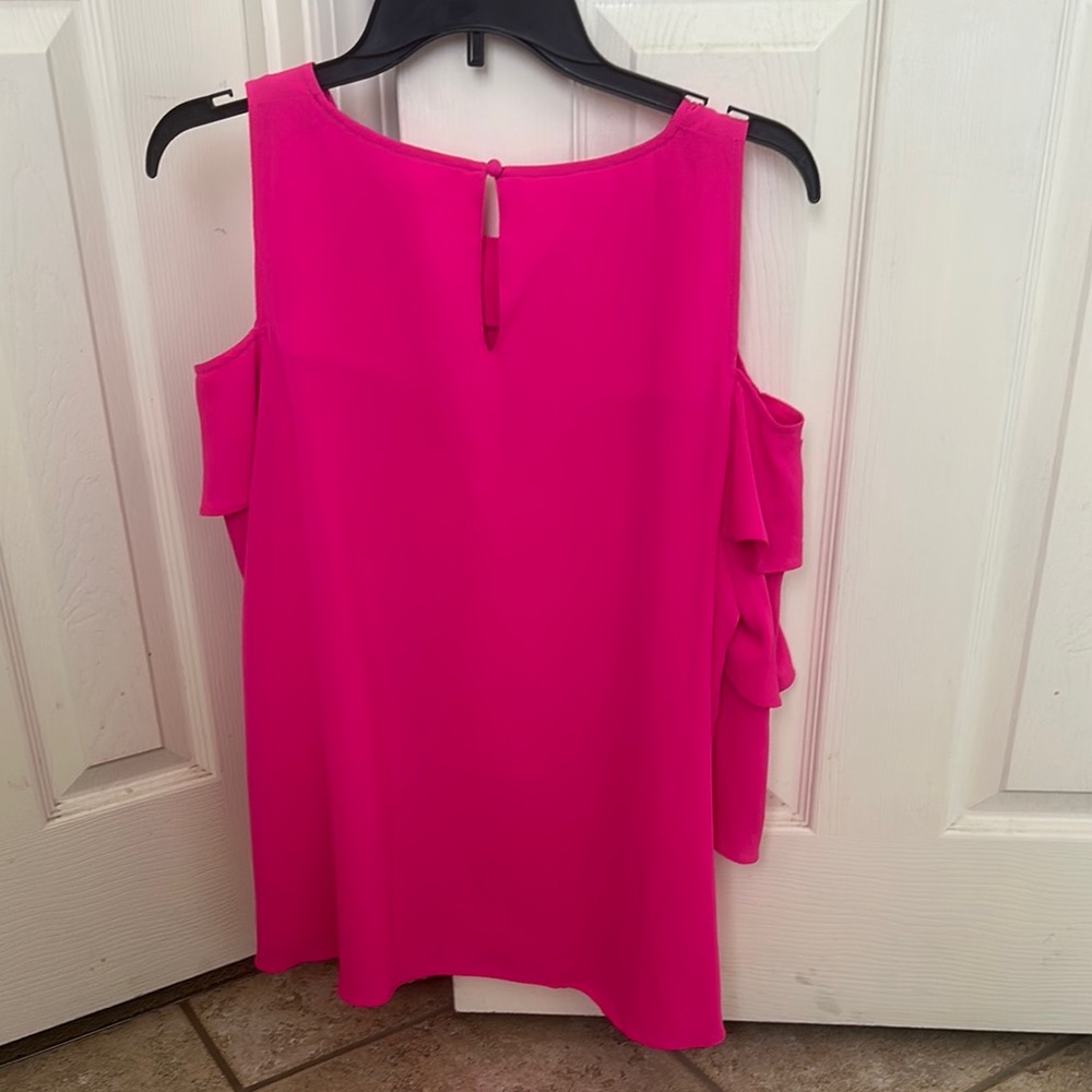 Pink Asymmetrical Ruffled Sleeveless Blouse - Picture 3 of 3